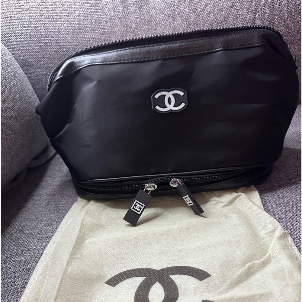 Chanel cosmectivity beauty bag with bottom zipper compartment​ NWOT​